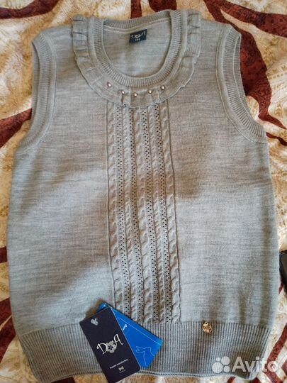 Школьная жилетка 146 с биркой