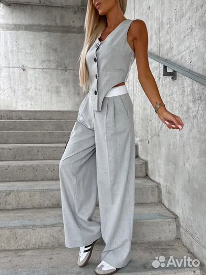 Костюм двойка, брюки +жилет 40-42