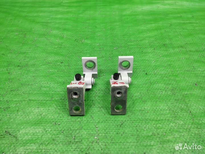 Петли левой двери вверх+низ VW Jetta 2011-2018