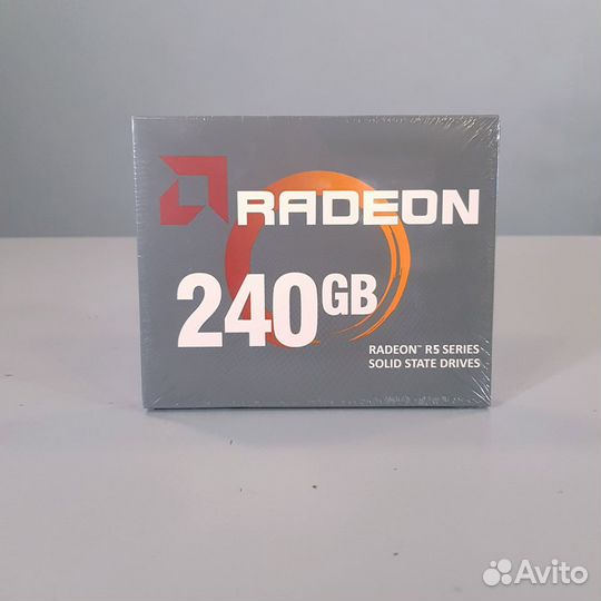 SSD AMD radeon R5 series R5SL240G 240Гб (Новый)