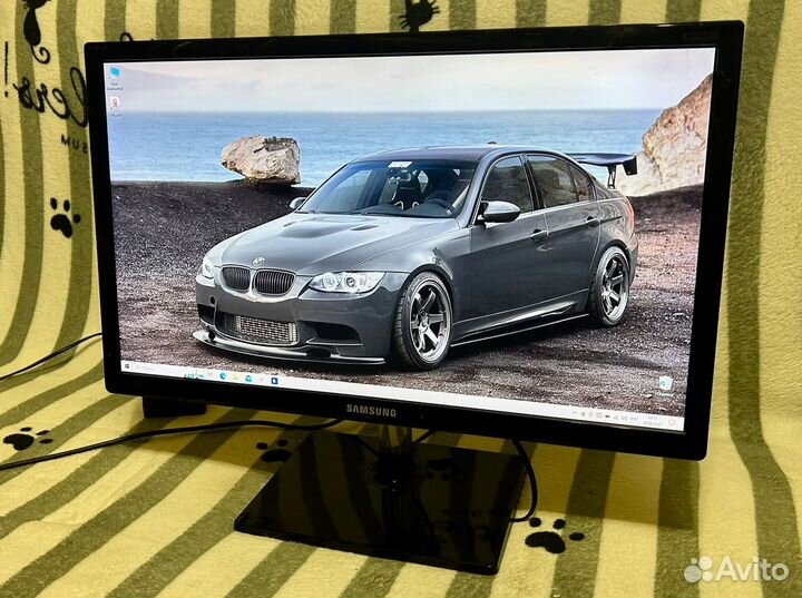 Монитор Samsung S23C570H