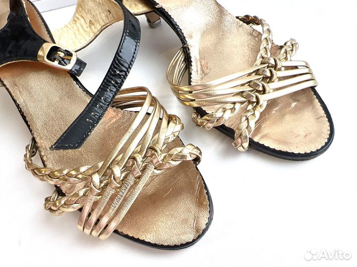 Золотые босоножки туфли