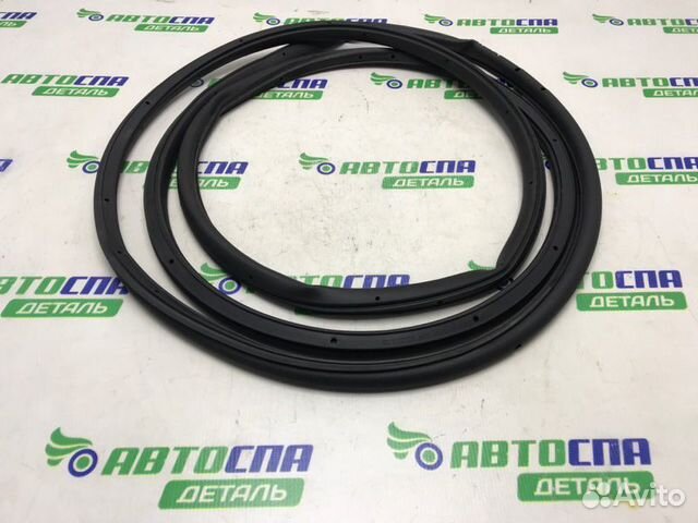 Уплотнитель двери передний левый Mazda Cx-30