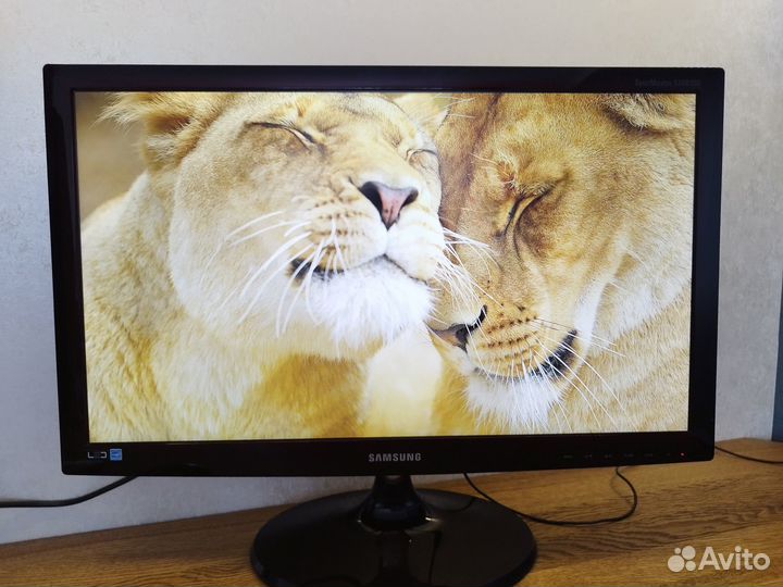 Монитор Samsung 24 дюйма