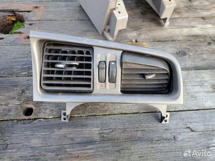 Центральная консоль подлокотник Ниссан Примера р11