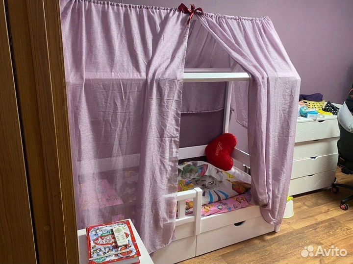 Кровать в виде домика