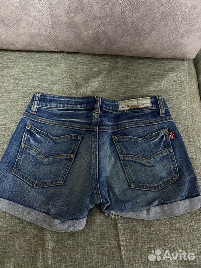 Джинсовые шорты