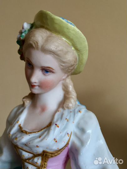 Парные статуэтки.Бисквитный фарфор. Vion and Baury