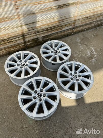 Toyota Camry 70 оригинал + датчики давления