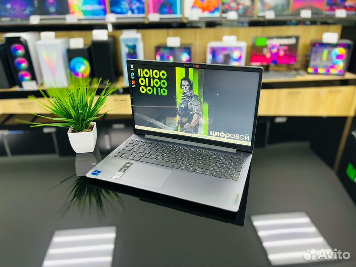 Мощный ноутбук Intel Core i5-1235U/DDR4-8/SSD-512