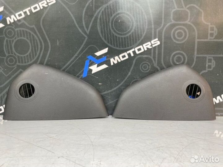 Декоративная накладка Audi A6 C6 BDW 2005