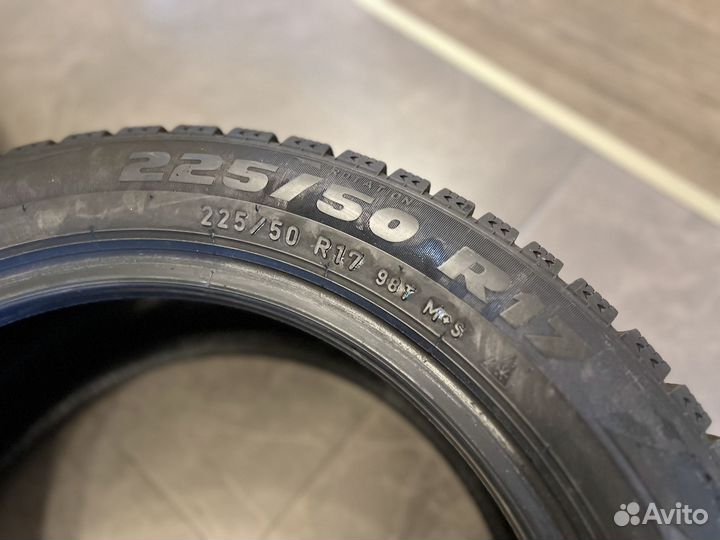 Pirelli Formula Ice 225/50 R17 98T