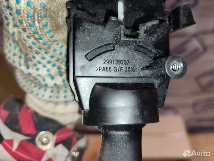 Подрулевой переключатель Kia Quoris 2012