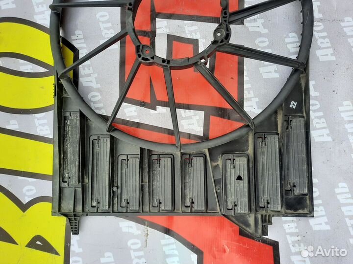 Диффузор вентилятора Audi Q7 4M 2015