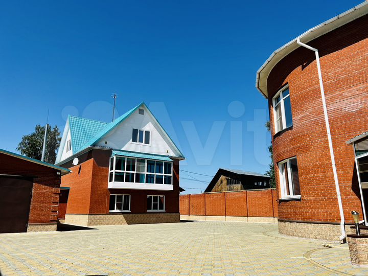 Коттедж 1000 м² на участке 40 сот.