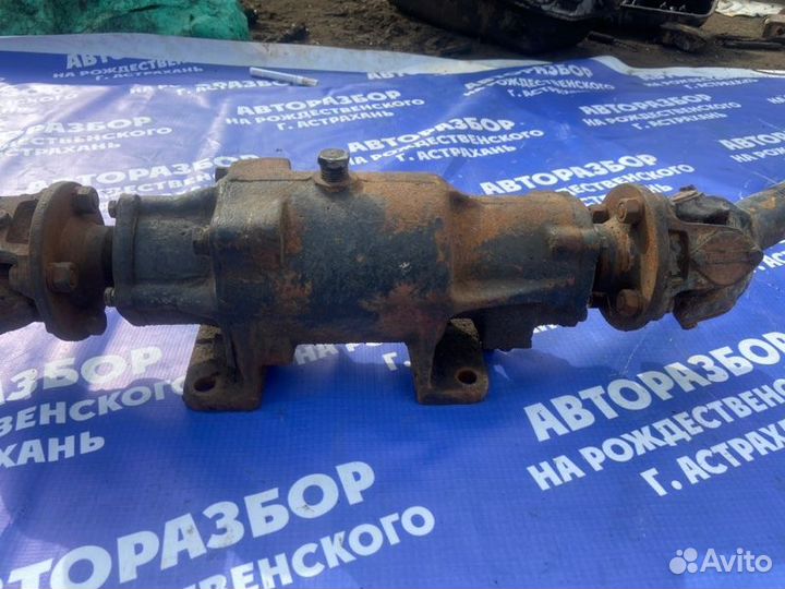 Редуктор привода вращения лап. Снегоуборочная