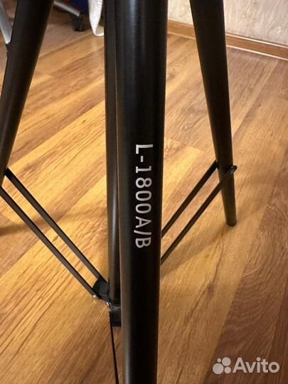 Фотостойка с зонтом