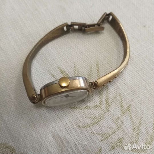 Часы наручные женские