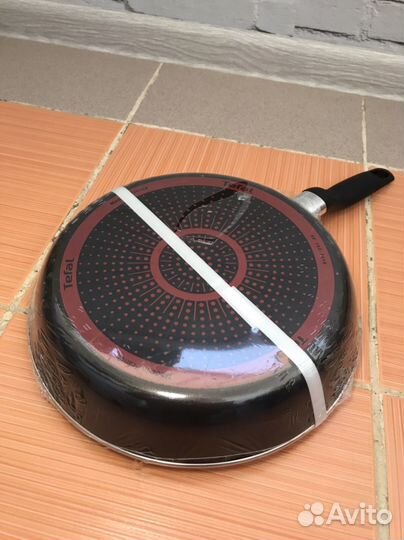 Сковорода Tefal+крышка Новая