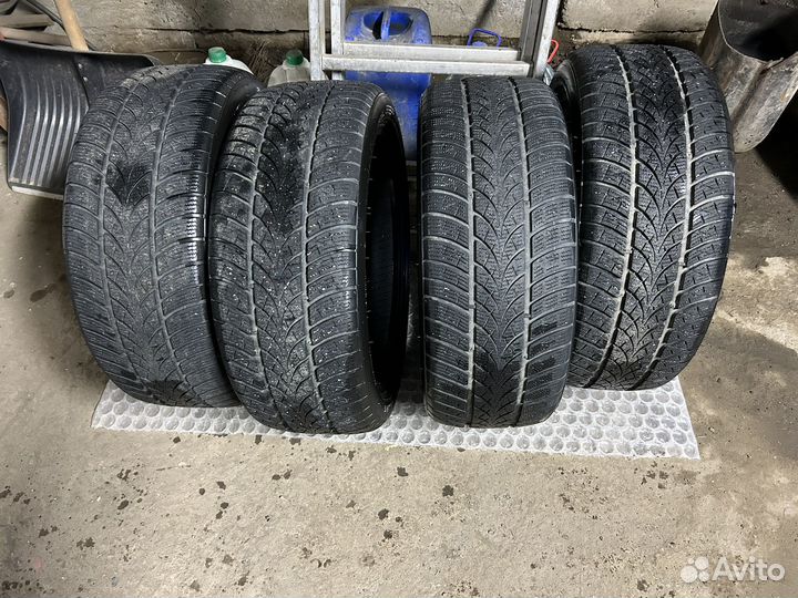 Triangle WinterX TW401 215/45 R17