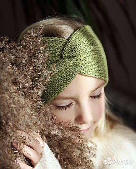 Повязка на голову вязаная