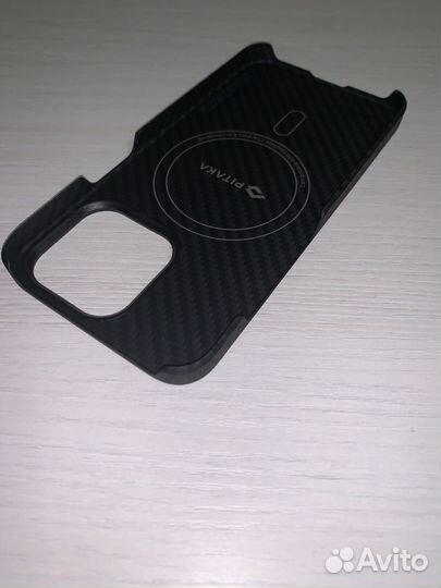 Чехол на iPhone 13 pro Карбон Pitaka оригинал