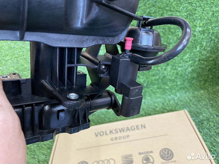 Коллектор впускной 06J198211D