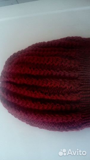 Вязанная шапка ручной вязки