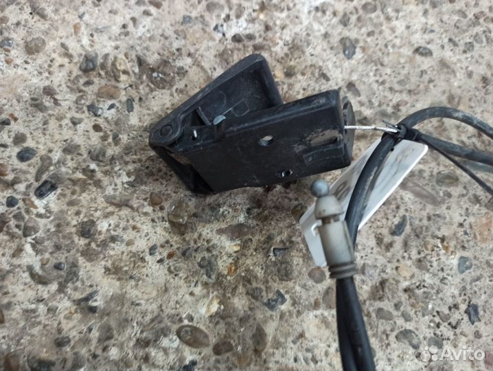 Трос открывания капота Hyundai Tucson JM