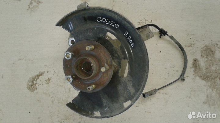 Кулак поворотный передний левый (Chevrolet Cruze)