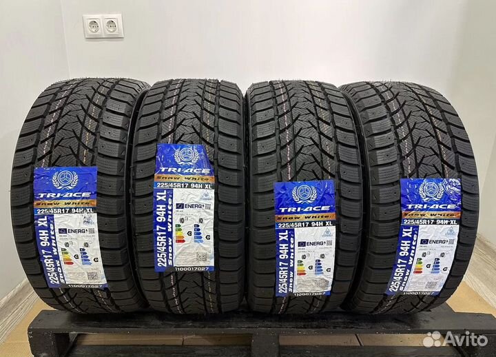 Tri Ace Snow White II 225/45 R17 25H