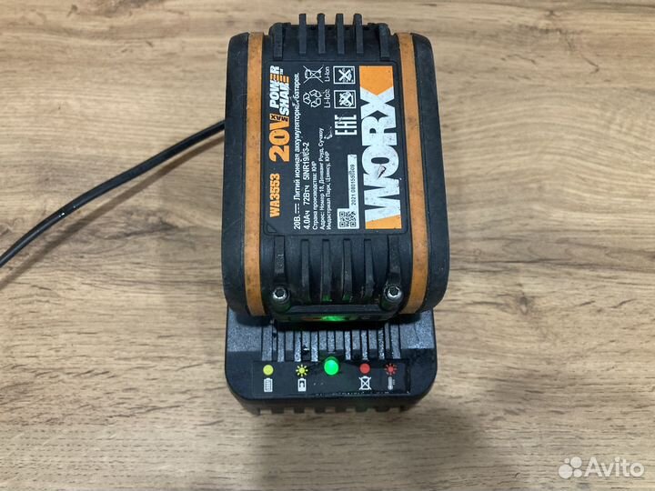 Зарядное устройство и батарея worx