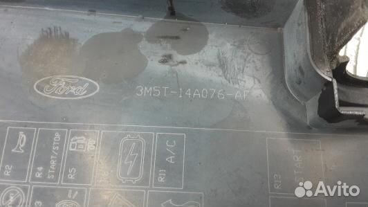 Блок предохранителей ford kuga 1 (MUK08M101)