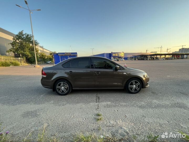 Volkswagen Polo 1.6 МТ, 2014, 182 000 км