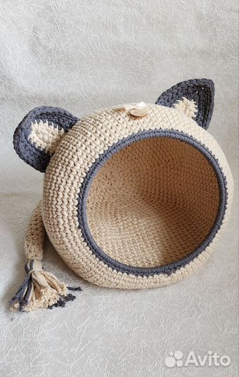 Домик/лежанка для кошки или собачки вязаный