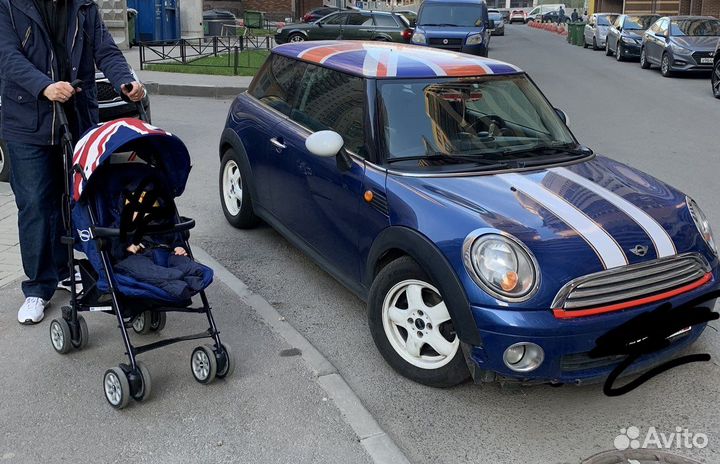 Прогулочная коляска трость