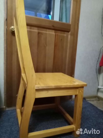 Стол обеденный и стулья