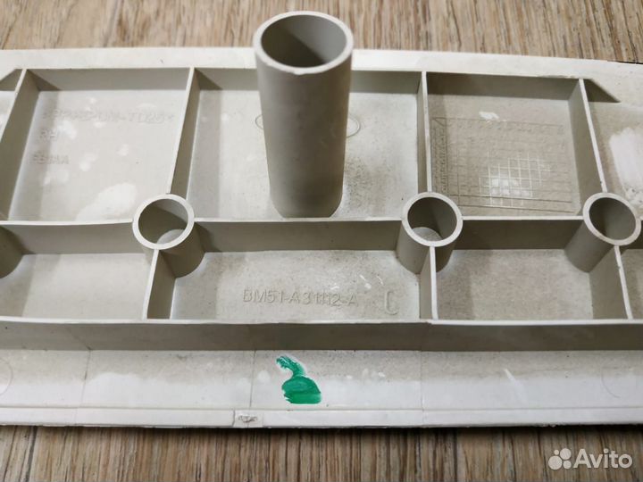 Накладка стойки крыши задней правой Ford Focus III