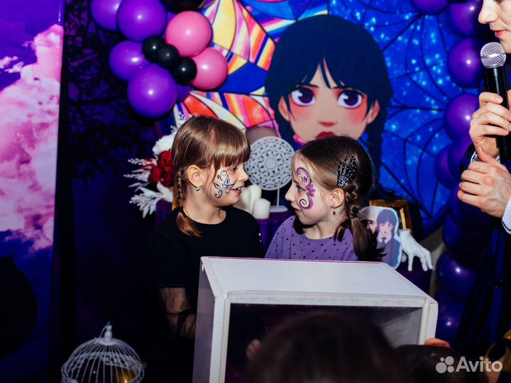 Детский праздник в стиле Уэнсдей