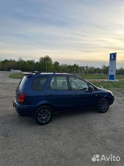 Toyota Corolla Spacio 1.6 AT, 1997, 300 000 км