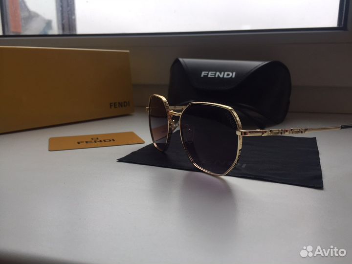 Солнцезащитные очки мужские fendi