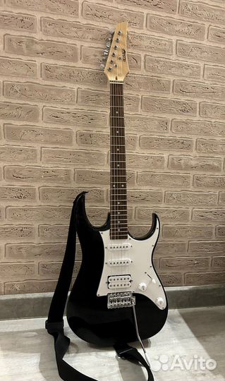 Электрогитара суперстрат с ремнём