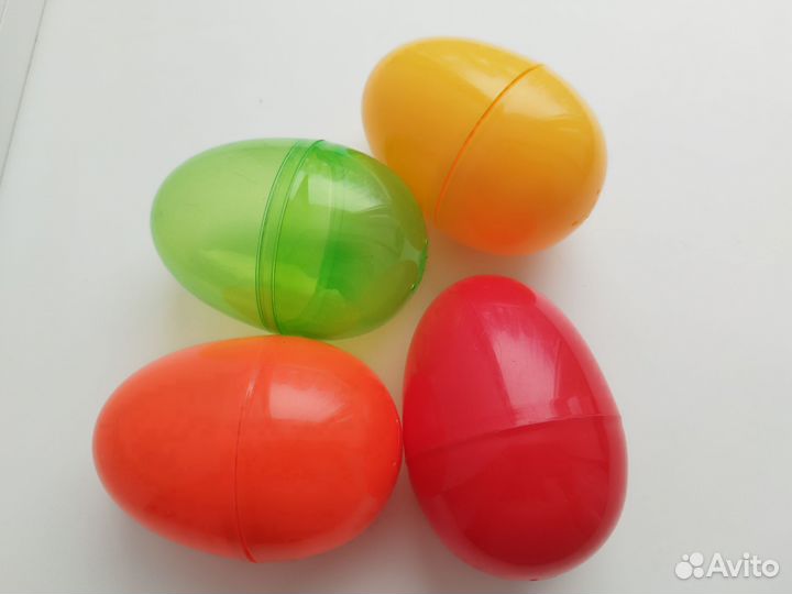 Пластиковое яйцо Киндер сюрприз