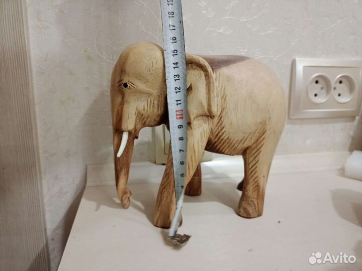 Статуэтка слона из дерева
