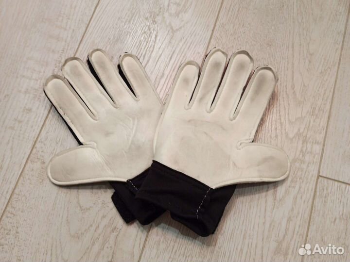 Вратарские перчатки demix