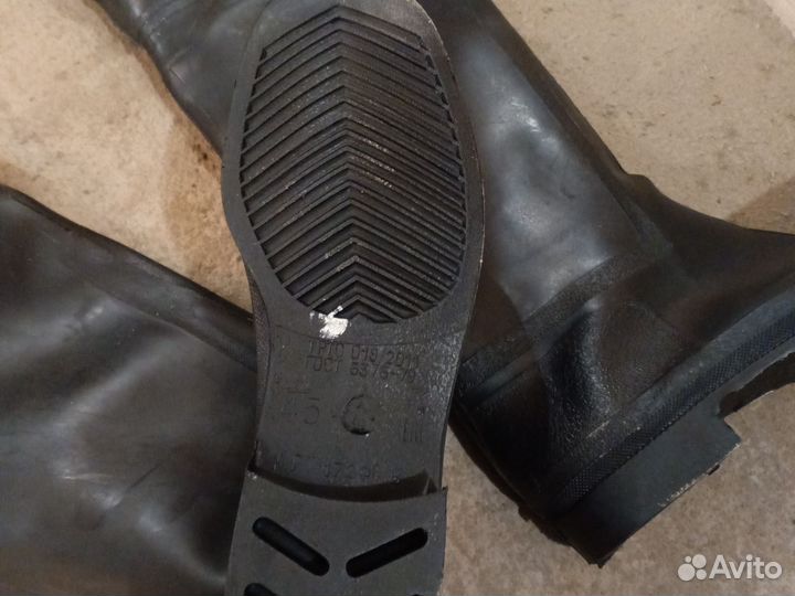 Болотные сапоги