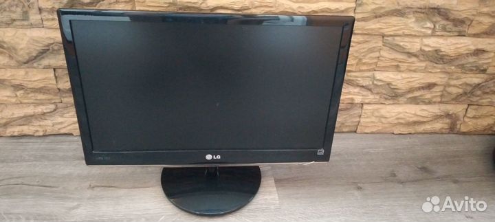 Монитор LG Flatron 21,5