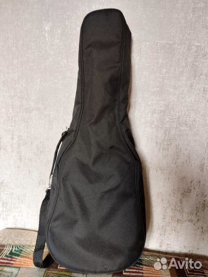 Тревел гитара, гиталеле Yamaha