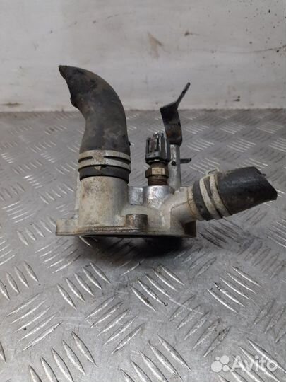 Фланец (тройник) системы охлаждения Ford Focus