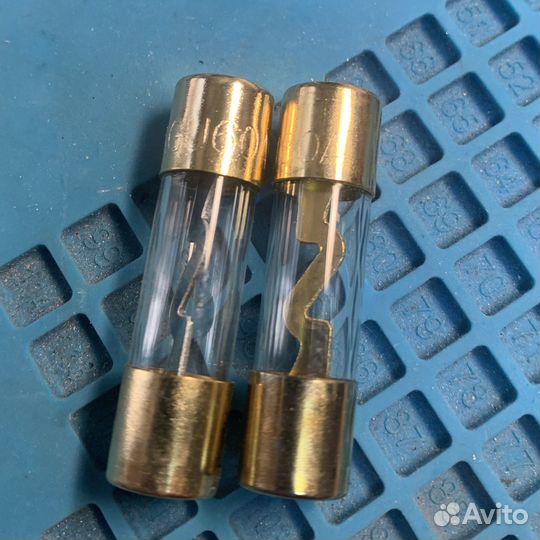 Колба для предохранителя для авто усилителя + 2 пр